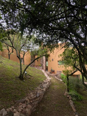 Casa de campo frente al río